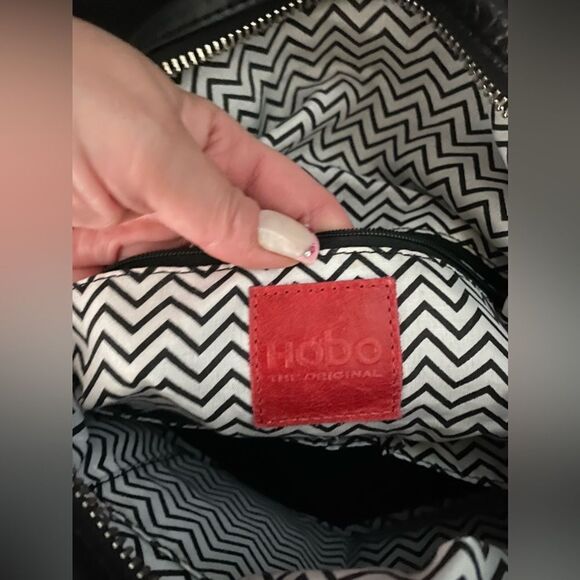 Auth HOBO‎ BAG nwt leather purse. There is a matching wallet & key card SEE ALL - Picture 7 of 16